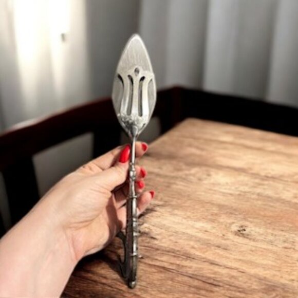 Vintage Ambassador Spain Stainless Pastry Cake Tongs Ornate Baroque Floral - Picture 9 of 10